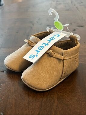 Carter’s Baby Crib Shoes Neutral Taupe Gray 0-3M NWT